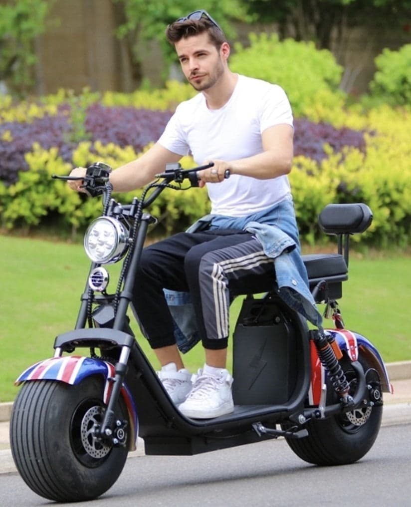 Coco Harley Electric Scooter With Fat Wheels Speed 55KM/H 60V Removable Battery